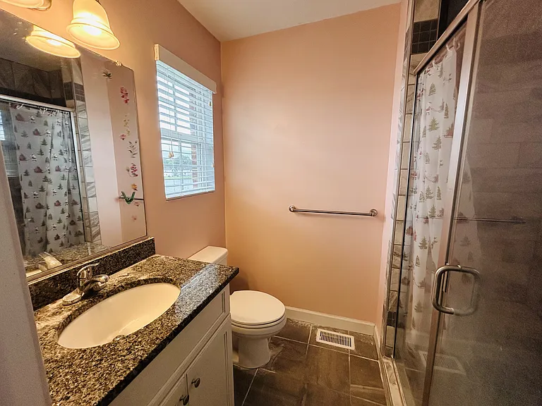 1823 Volvo Pkwy — Photo 23