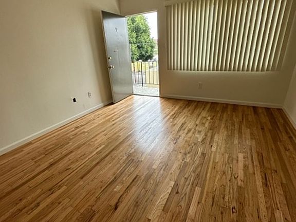 4th image of 11621 Darlington Ave #9