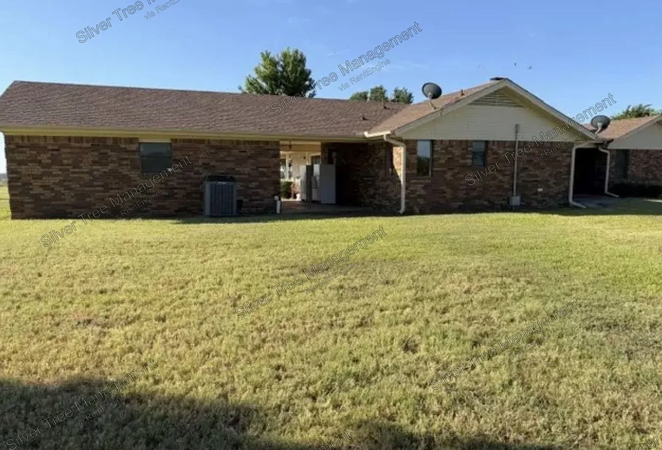 4 bed, 3.5 bath, 2996 sqft, $2,800 — Photo 2
