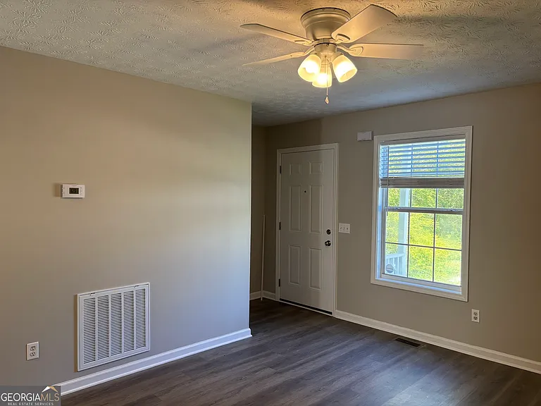 97 Lily Dr #F — Photo 5