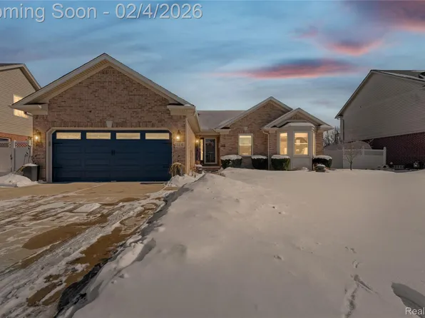 33231 Looney Dr, Brownstown, MI 48173