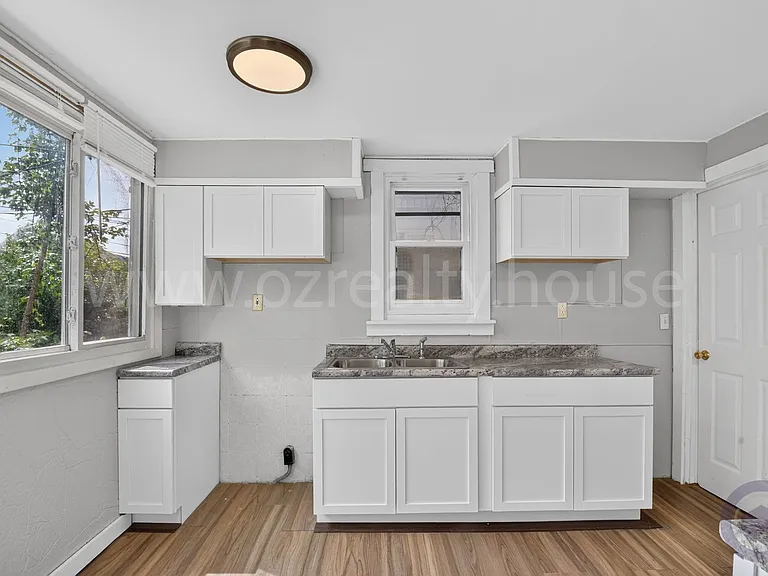 1023 Shadowlawn Dr — Photo 7