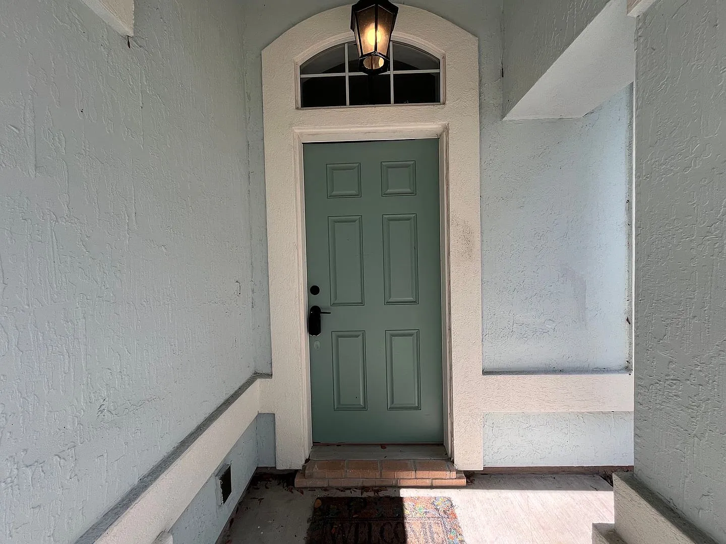 Screened In Ground Pool! Close to Schools, Shopping, Restaurants! — Photo 4