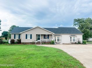 1110 Reid Dr, Elizabeth City, NC 27909