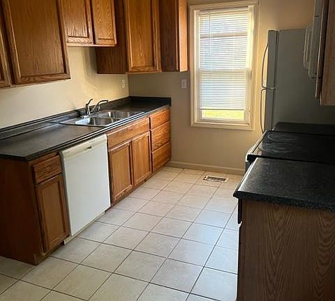 3rd image of 4262 Miner Dr