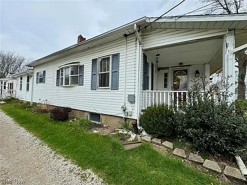 4 bed, $1,800 — Photo 2