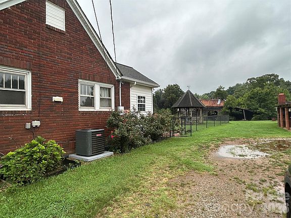 2nd image of 2435 Sherrills Ford Rd