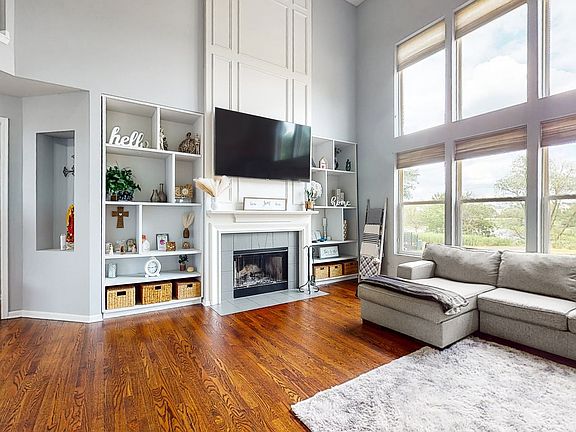 2nd image of 324 Dogwood St