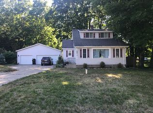 664 Saunders Ave, Holland, MI