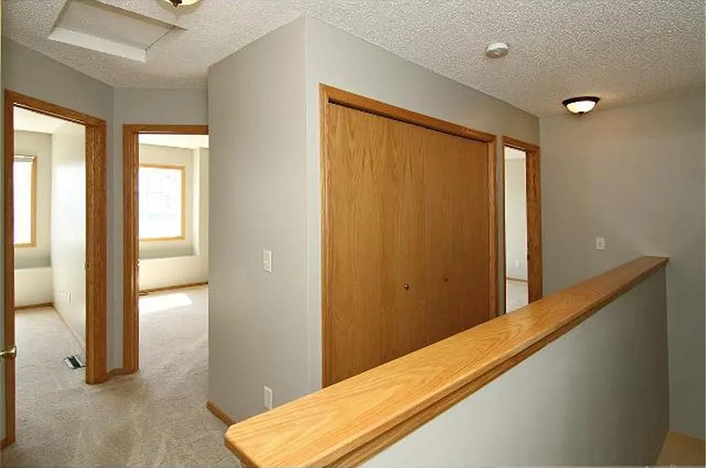 3 bed, 3.0 bath, 1404 sqft, $1,975 — Photo 2