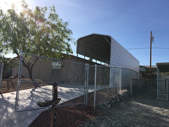 2nd image of 3143 Lake Dr