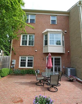 5th image of 10431 Carriagepark Ct
