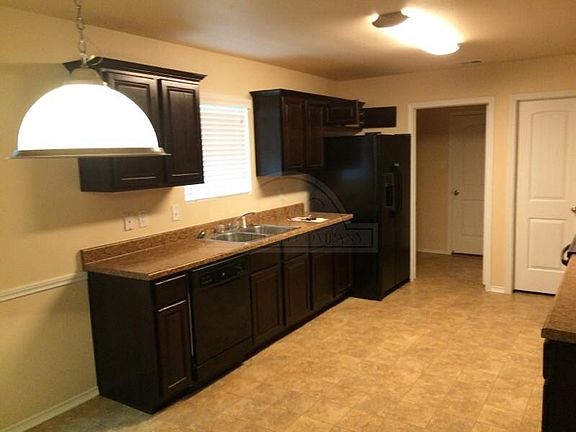 4th image of 408 Belo Dr
