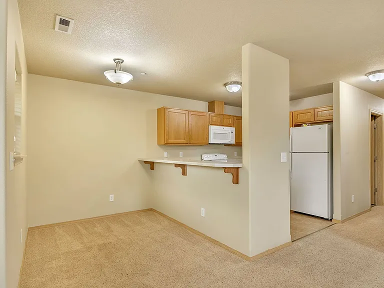 2037 SE Huckleberry Ave — Photo 6