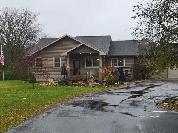 W8471 Highway 33, Portage, WI 53901