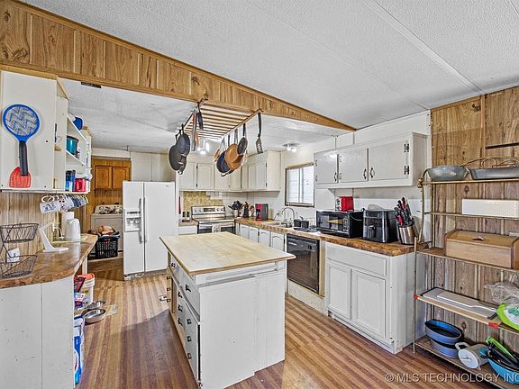 5th image of 742 S Maple St