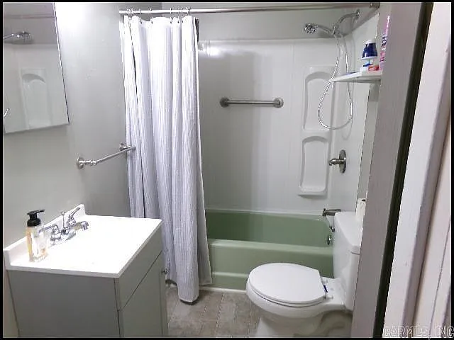 814 N G St — Photo 10
