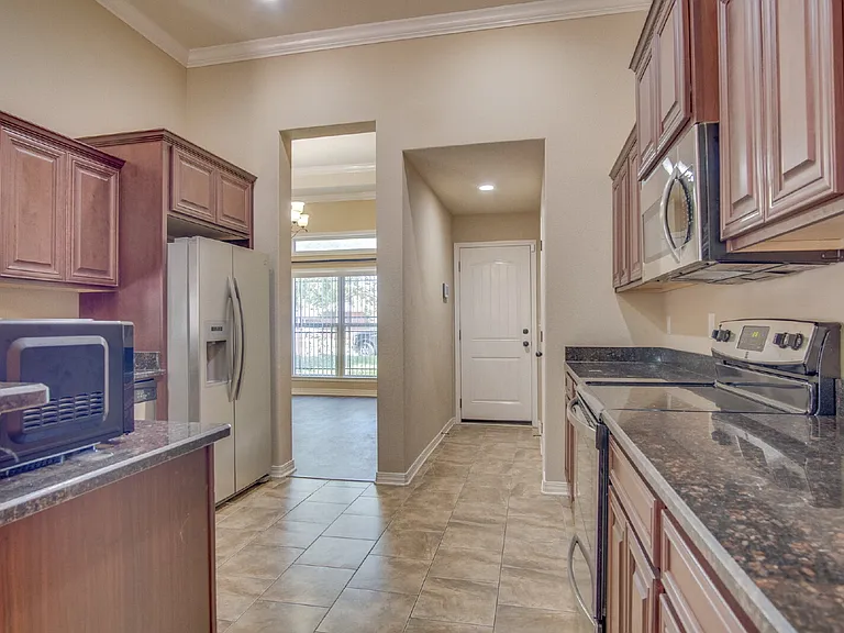 5485 Tucker Cir — Photo 17