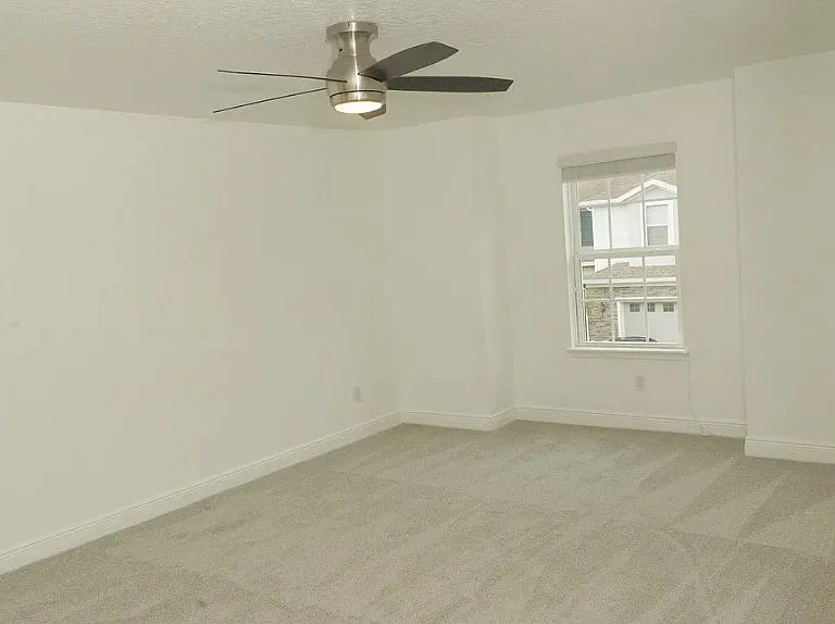 81 Mayo Ct — Photo 12