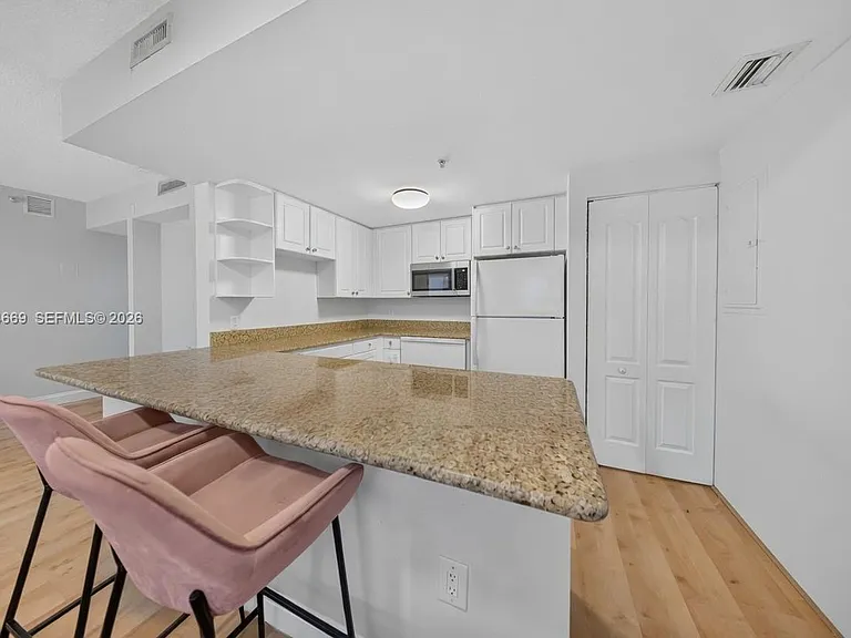 1627 SW 37th Ave #401 — Photo 17