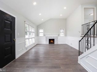 8 Scullin Dr, Hamilton, NJ 08620