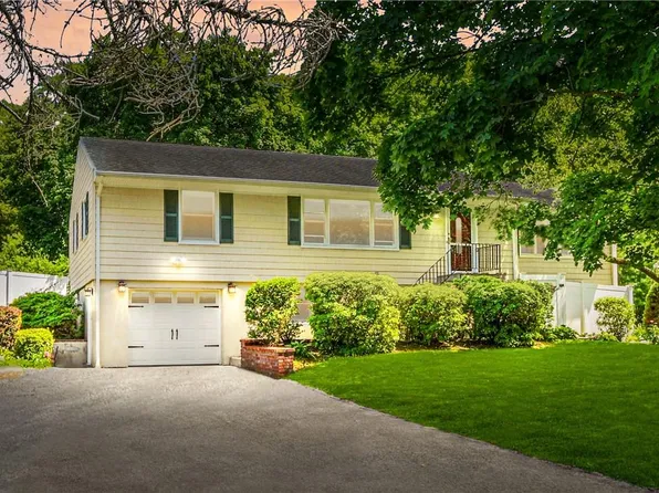 24 Galloway Lane, Cortlandt Manor, NY 10567