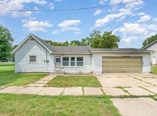 126 1st St, Breckenridge, MI 48615