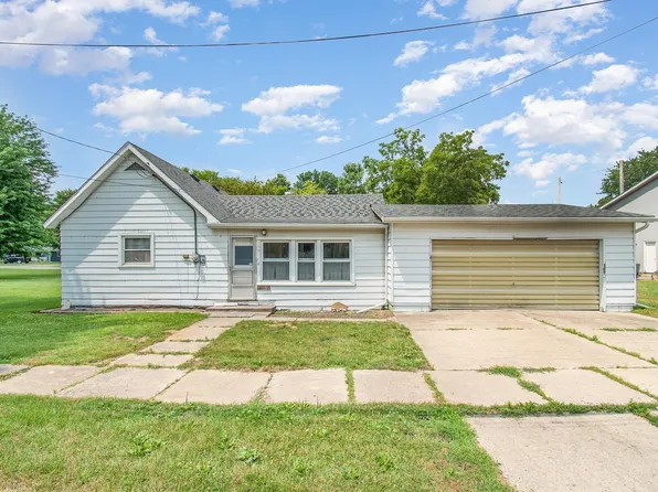 126 1st St, Breckenridge, MI 48615