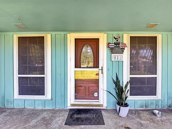 5th image of 621 Elsbeth St