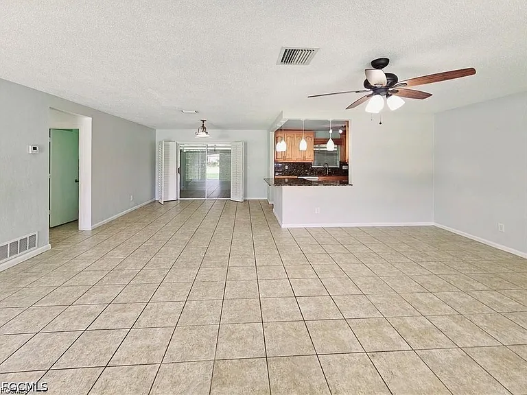 211 S Lake Dr — Photo 28