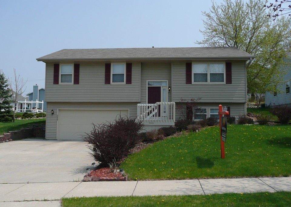 1st image of 2622 Fox River Pkwy