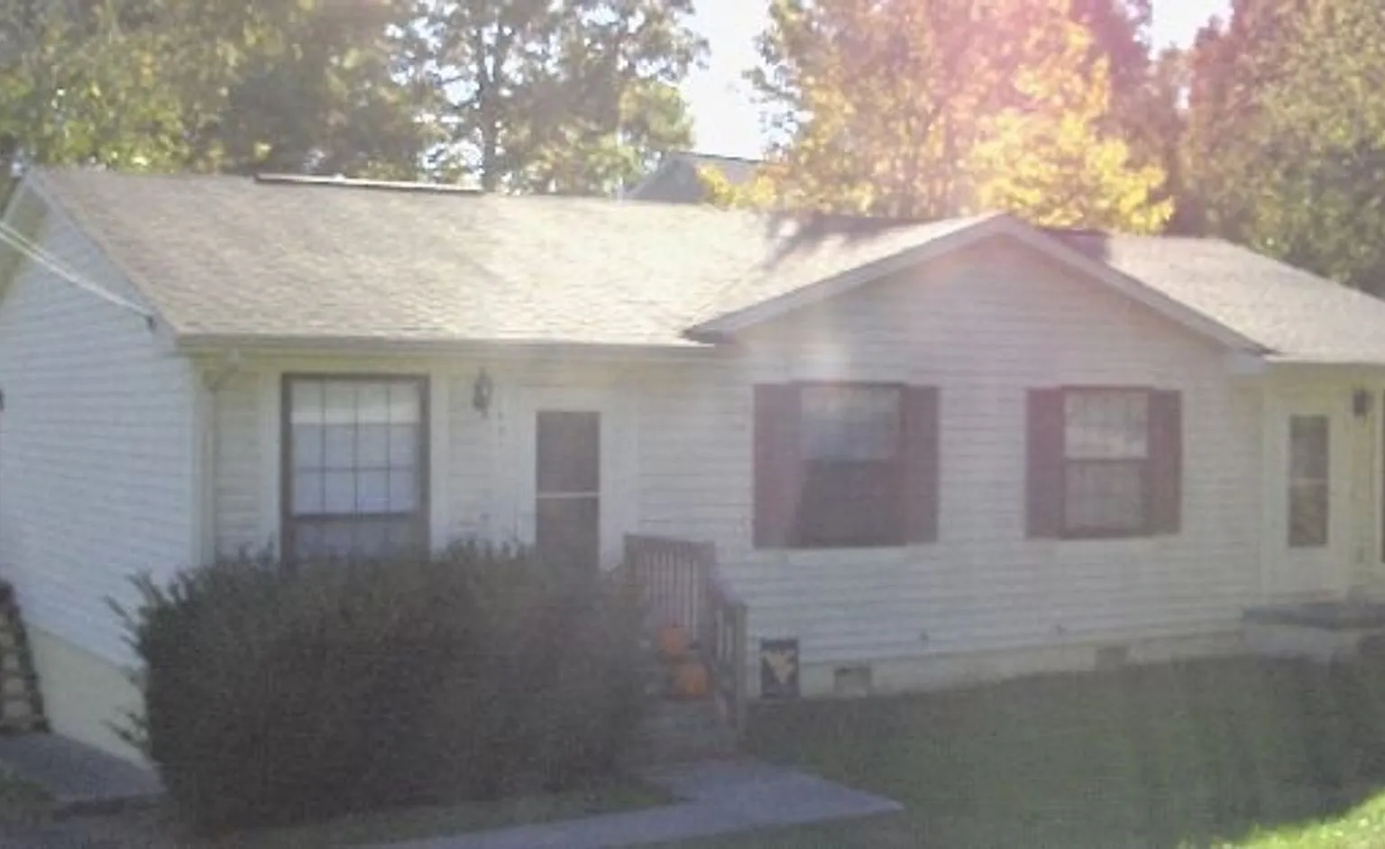 2 Bedroom I Bath Duplex — Photo 1