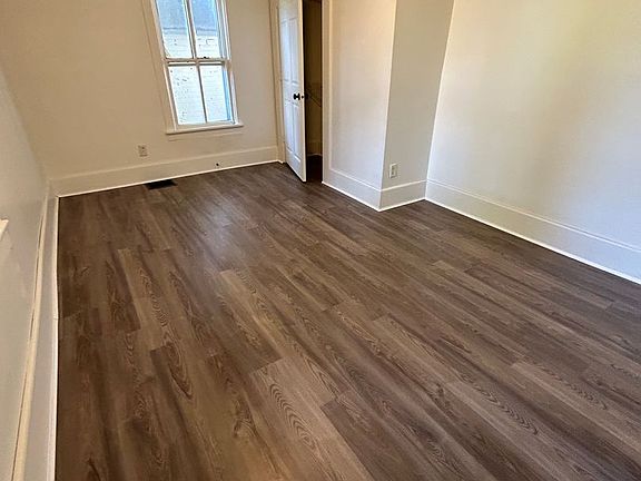 3rd image of 1014 5th Ave S #1016