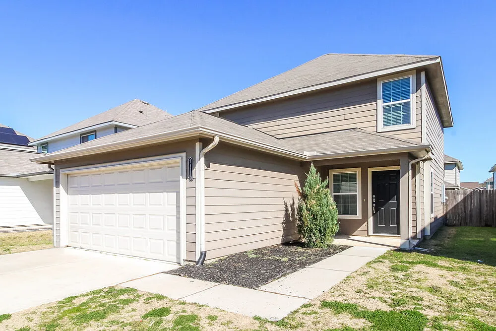 4 bed, 2.5 bath, 1736 sqft, $1,930 — Photo 4
