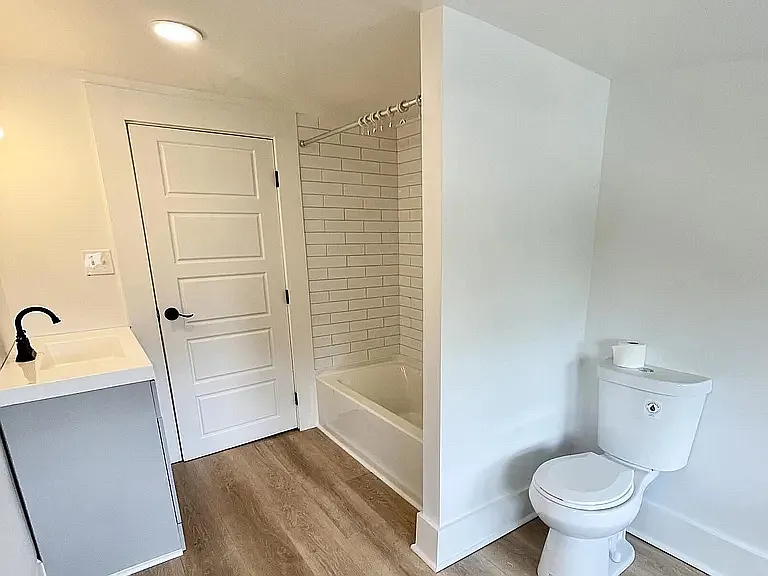 1709 E Glenwood Ave — Photo 6