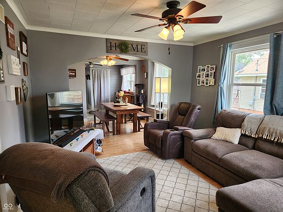 2nd image of 713 7th St