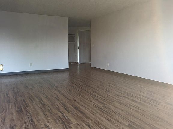 2nd image of 1417 Larch St