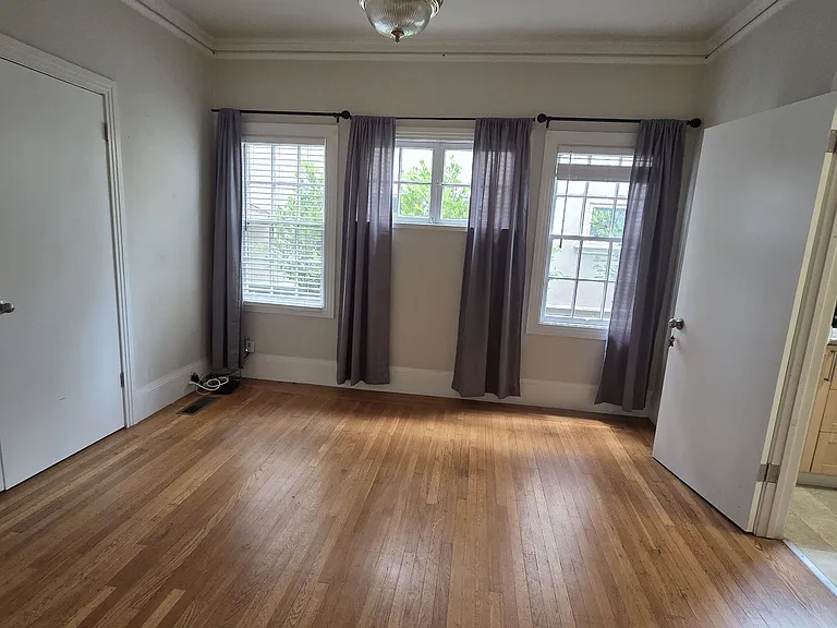 2720 College Ave #2 — Photo 22