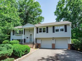 41 Knox Pl, Paramus, NJ 07652
