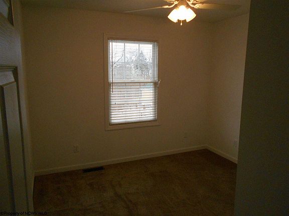 5th image of 101 Mimosa Ln