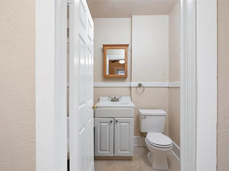 1205 Washington — Photo 12
