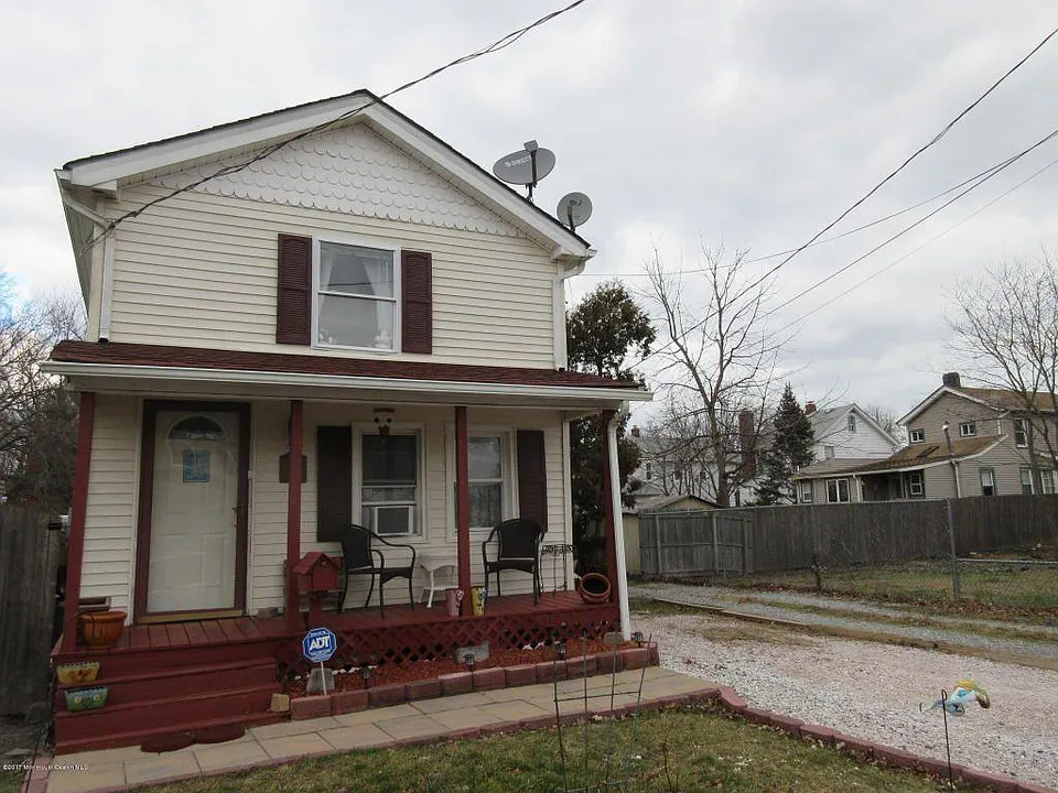 16 Willow Ave