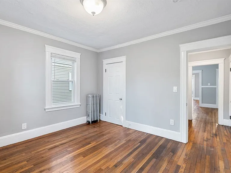193 Florence St #1R — Photo 14