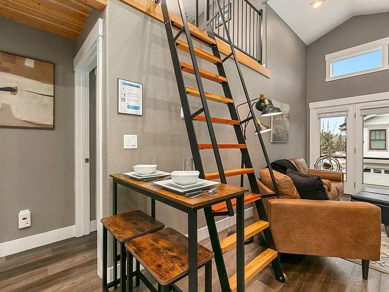415 Mason Ct #6 — Photo 8