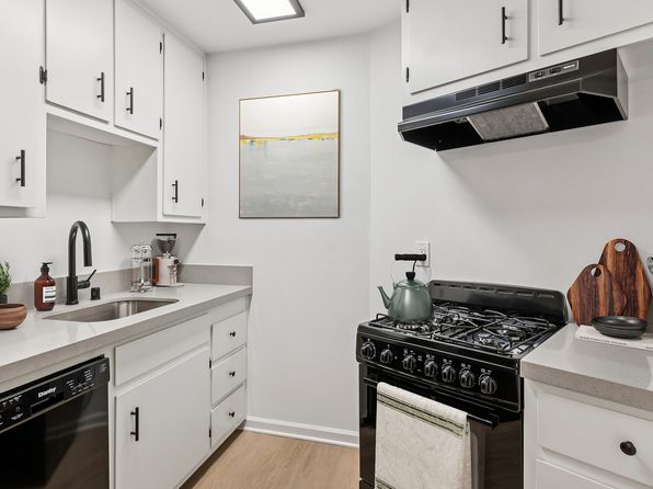 950 Howe Ave #956-52