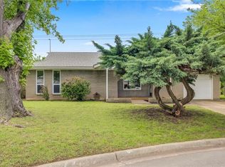 140 SW 16th St, Moore, OK 73160