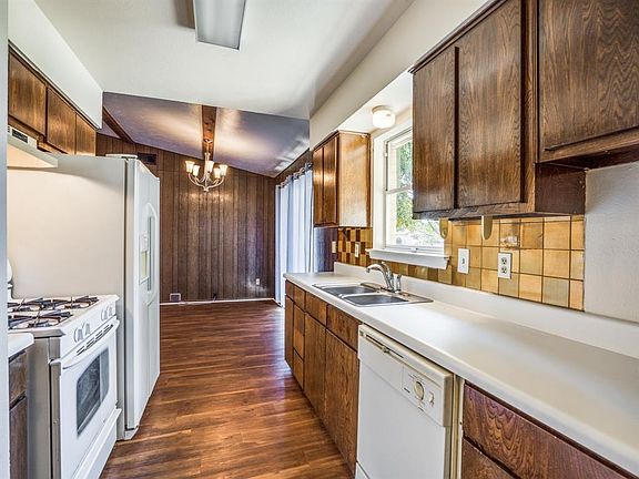 5th image of 4206 Hillsdale Ln