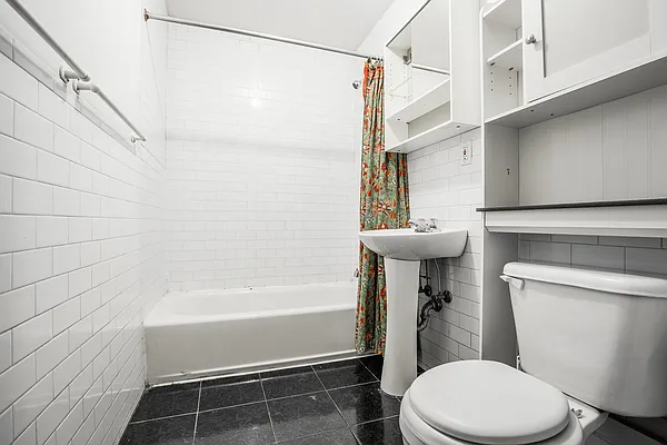 Rented by Nooklyn NYC LLC | media 36