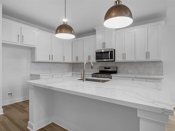 4th image of 1203 Luna Dr