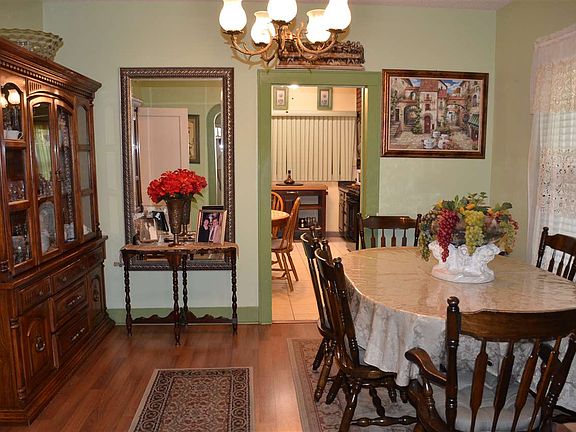 3rd image of 1717 Galveston St